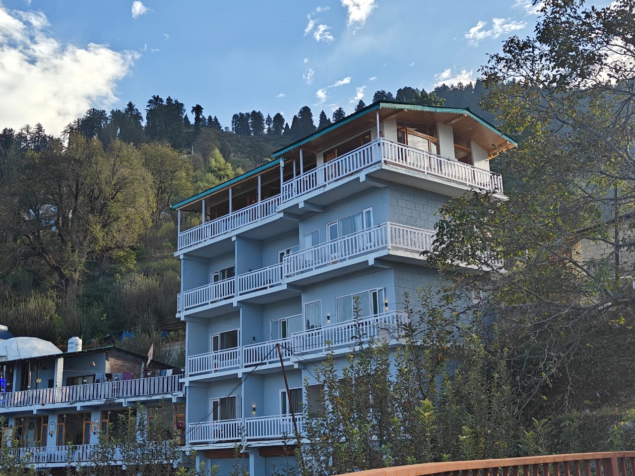 Shaurya Hotel
